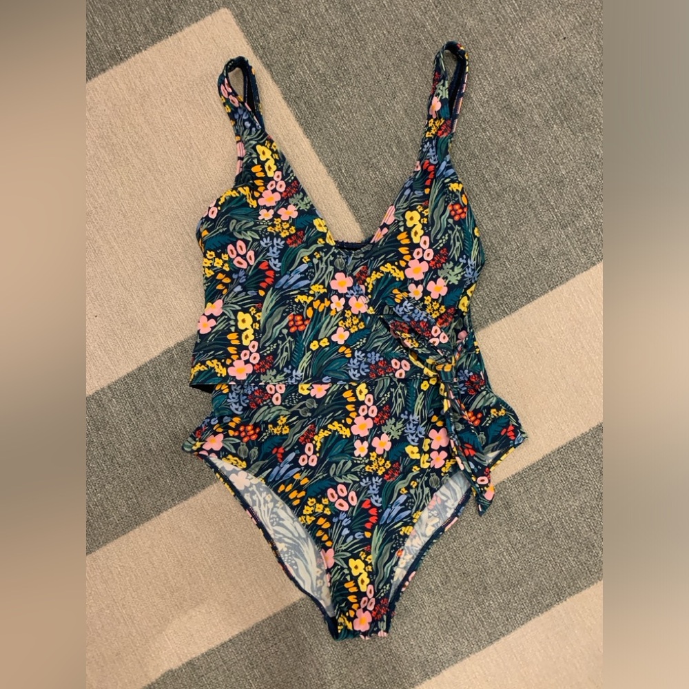 Summersalt Perfect Wrap One Piece size 6
